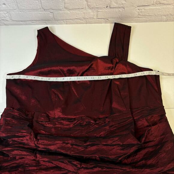 Collections Burgundy Plus Size Short Ruched Cocktail Dress S0363 - Picture 4 of 8